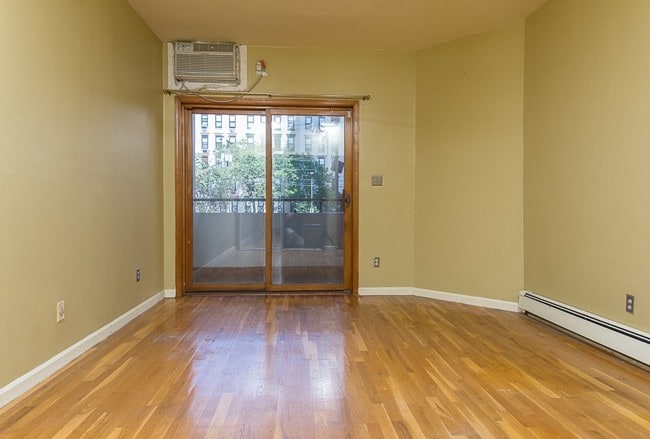 Building Photo - 75 Garden St