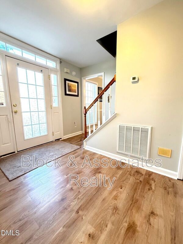 Foto del edificio - 8612 Hobhouse Cir