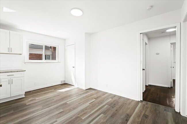 Building Photo - 8163 Woodbine St