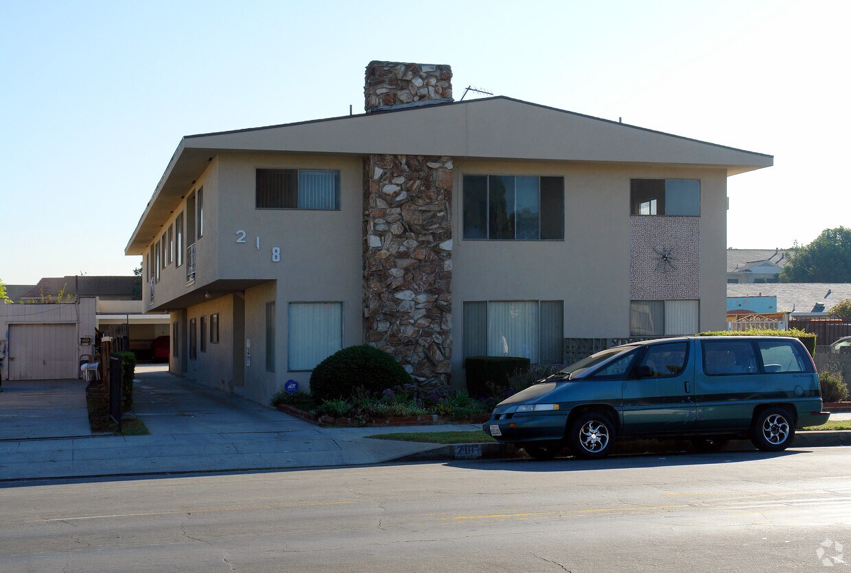 Primary Photo - 218 S Eucalyptus Ave