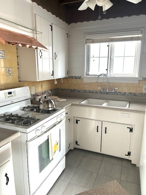 Foto del edificio - 5262 Willowcrest Ave