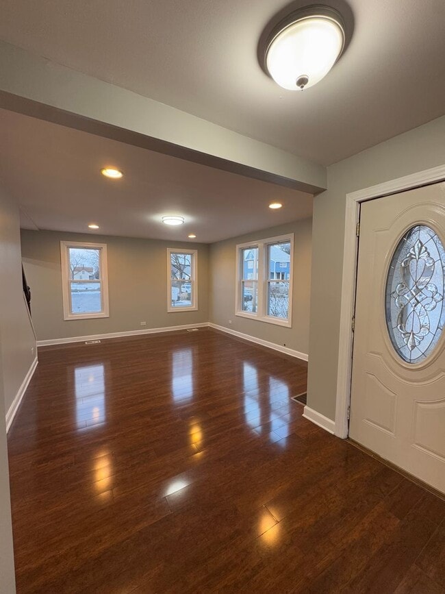 Building Photo - Beautiful 3-bedroom house for Rent AVAILABLE NOW!!