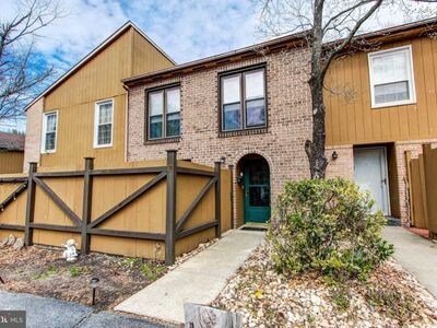 Primary Photo - 17 Pinehurst Ct