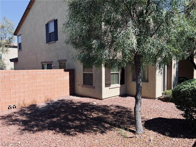 Foto del edificio - 7439 Kingston Cove St