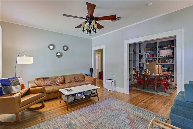 Foto del edificio - 3 bed 2 bath Home in Historic Belhaven
