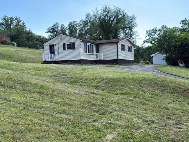 Foto del edificio - Christiansburg, 3 BR / 1 BA, Available for rent