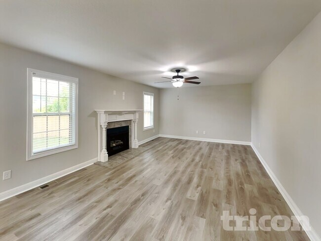 Foto del edificio - 727 Cavalier Dr