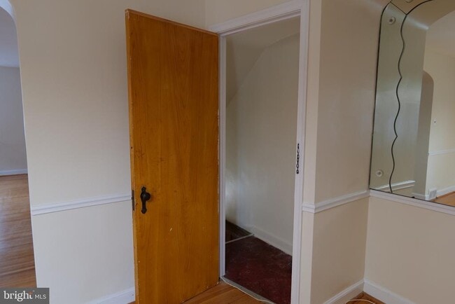 Building Photo - 1131 Kerper St