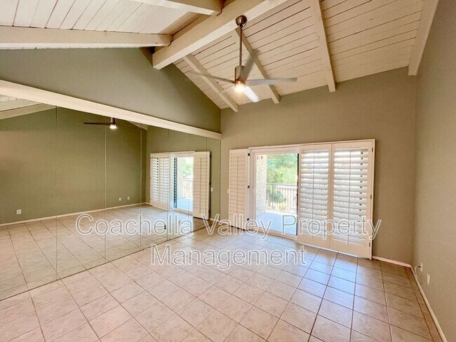 Foto del edificio - 2160 S Palm Canyon Dr