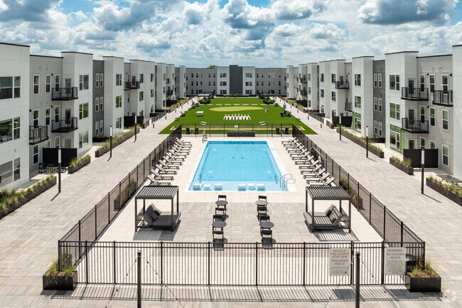 Building Photo - Mila