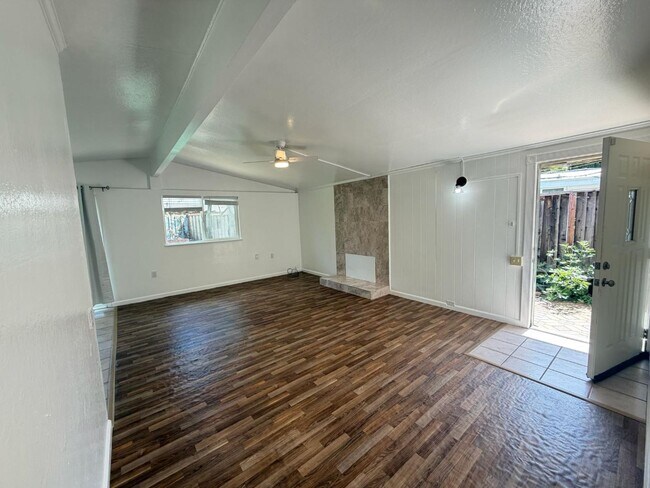 Foto del edificio - 10670 Minette Dr