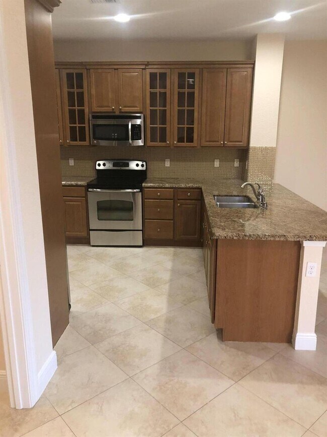 Building Photo - 4620 Cadiz Cir