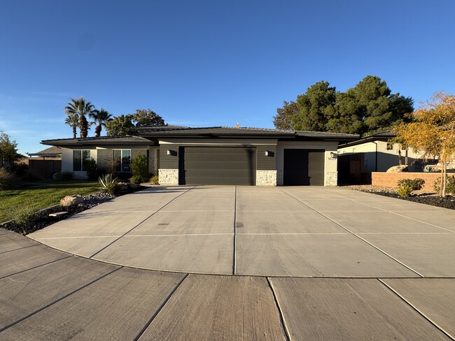 Building Photo - 1603 E Dihedral Dr