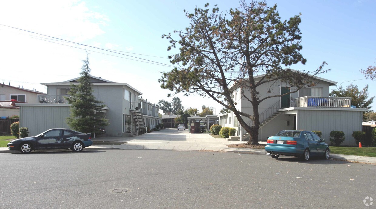 Building Photo - 37127 Elm St