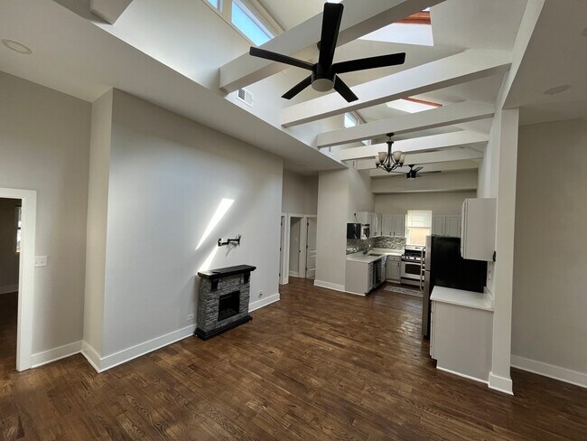 Foto del edificio - 1717 Simpson St