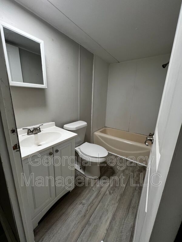 Foto del edificio - 581 Ila Rd