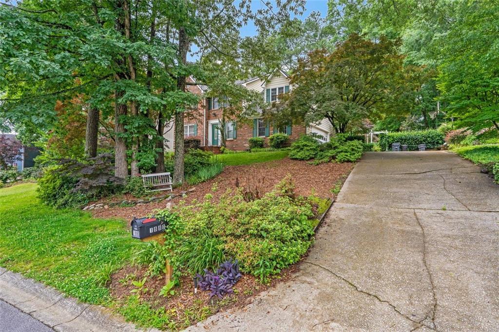 Foto principal - 1880 Meadowchase Ct