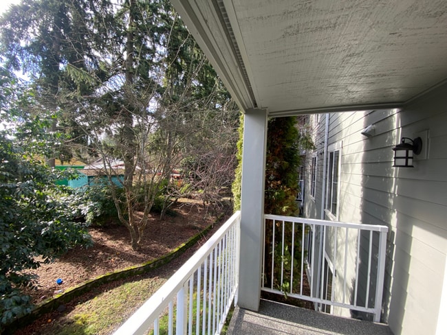 Building Photo - 13716 15th Ave NE