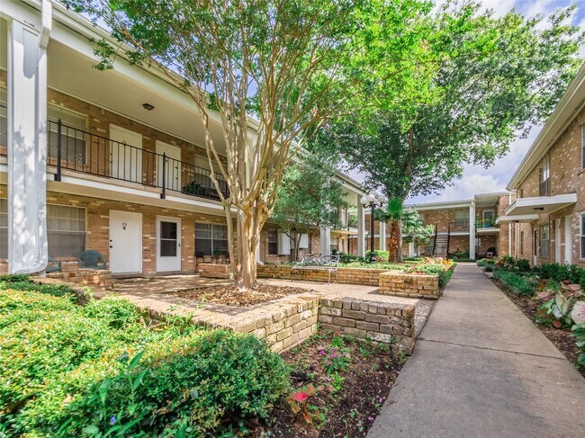 Foto del edificio - 3535 E NASA Pkwy