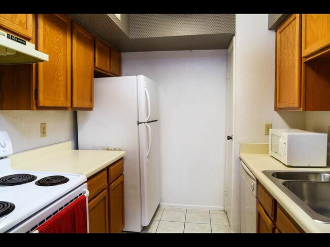 Building Photo - 18511 Egret Bay Blvd