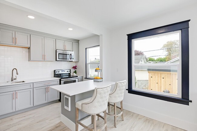 Interior Photo - Maple Apartments