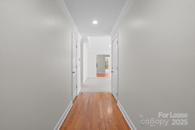 Foto del edificio - 1207 Overhill Rd