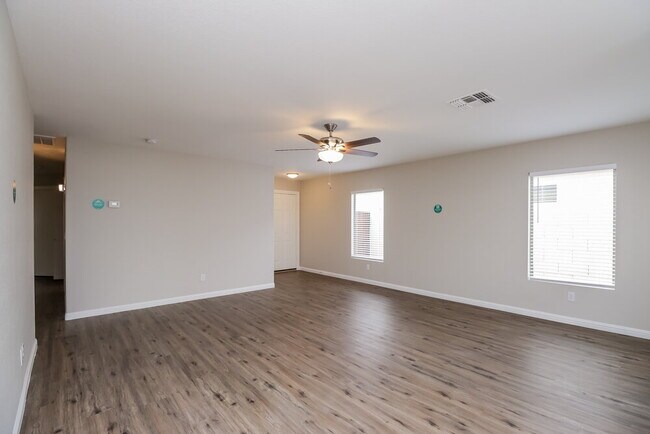Building Photo - 878 E Pollino St
