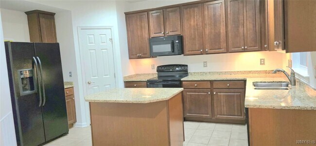 Building Photo - 7054 Lakeside Dr