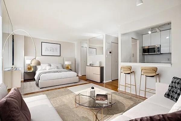Foto principal - 445 W 19th St