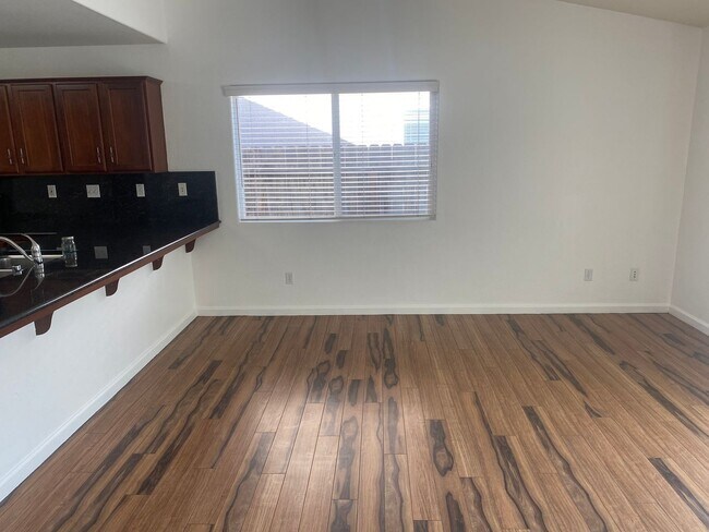 Foto del edificio - 4335 E Murray Ave
