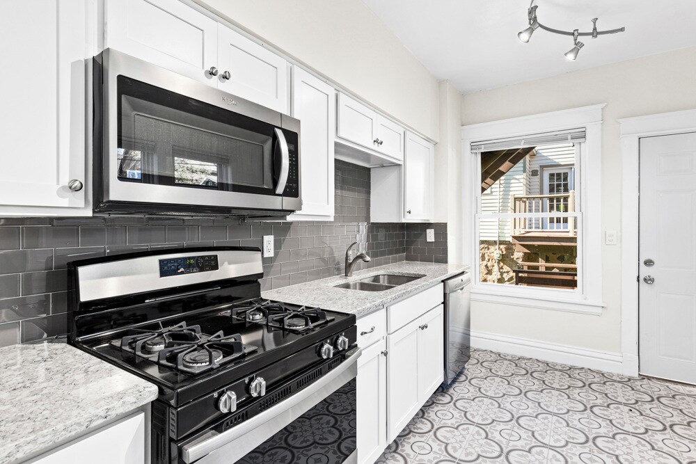 516 E 7th St, Duluth, MN 55805 Townhome Rentals in Duluth MN