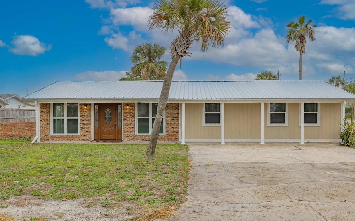 Foto principal - 403 E Gulf Blvd