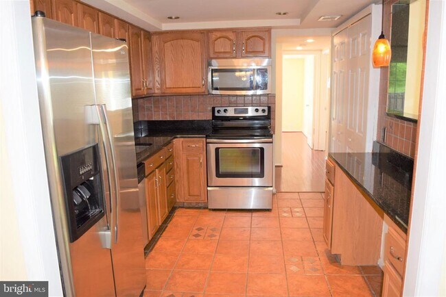 Building Photo - 39 Carolina Ct