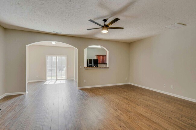 Foto del edificio - 1071 Ashmore Dr