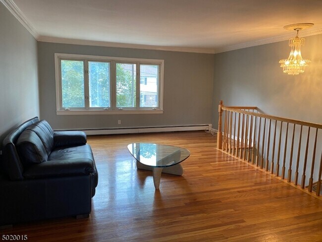 Foto del edificio - 720 Gates Terrace