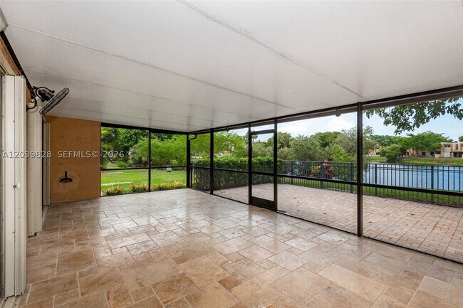 Foto del edificio - 6653 SW 140th Ave