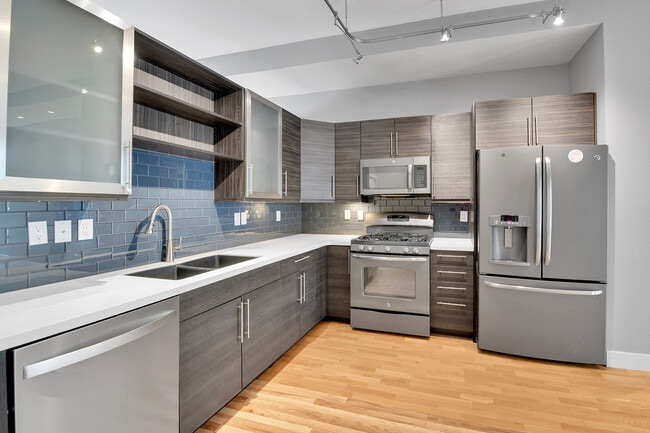 Building Photo - 2841 W 52nd Ave