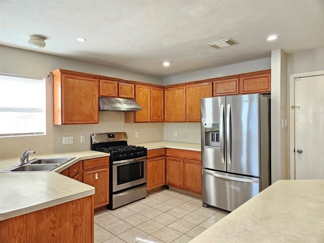 Building Photo - 9119 Regents Cove Ct