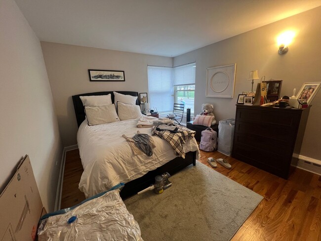 Foto del edificio - Ravenswood Renovated 1 Bedroom