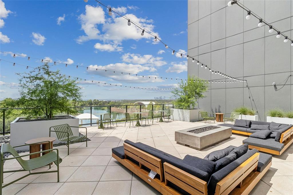 Foto principal - 1701 Simond Ave