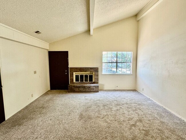 Foto del edificio - 10913 E 16th St