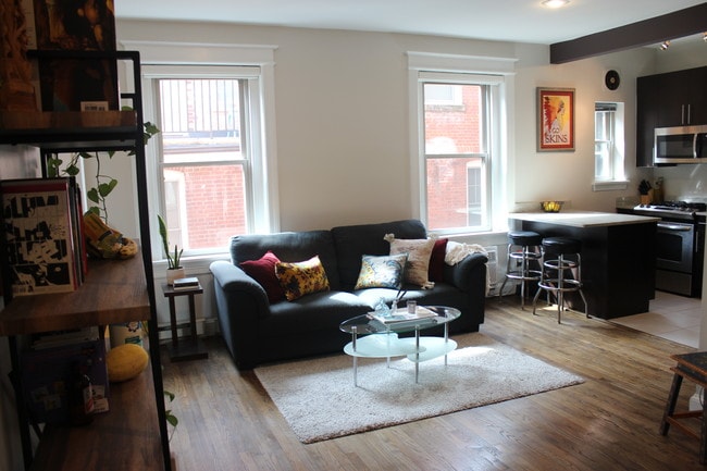 Living room - 2010 Kalorama Rd NW