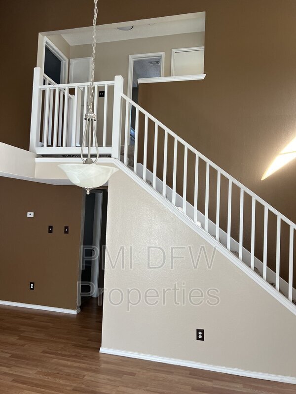 Building Photo - 6300 Tempest Dr