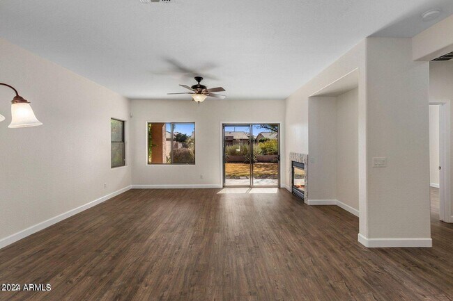 Foto del edificio - 3757 E Oxford Ln