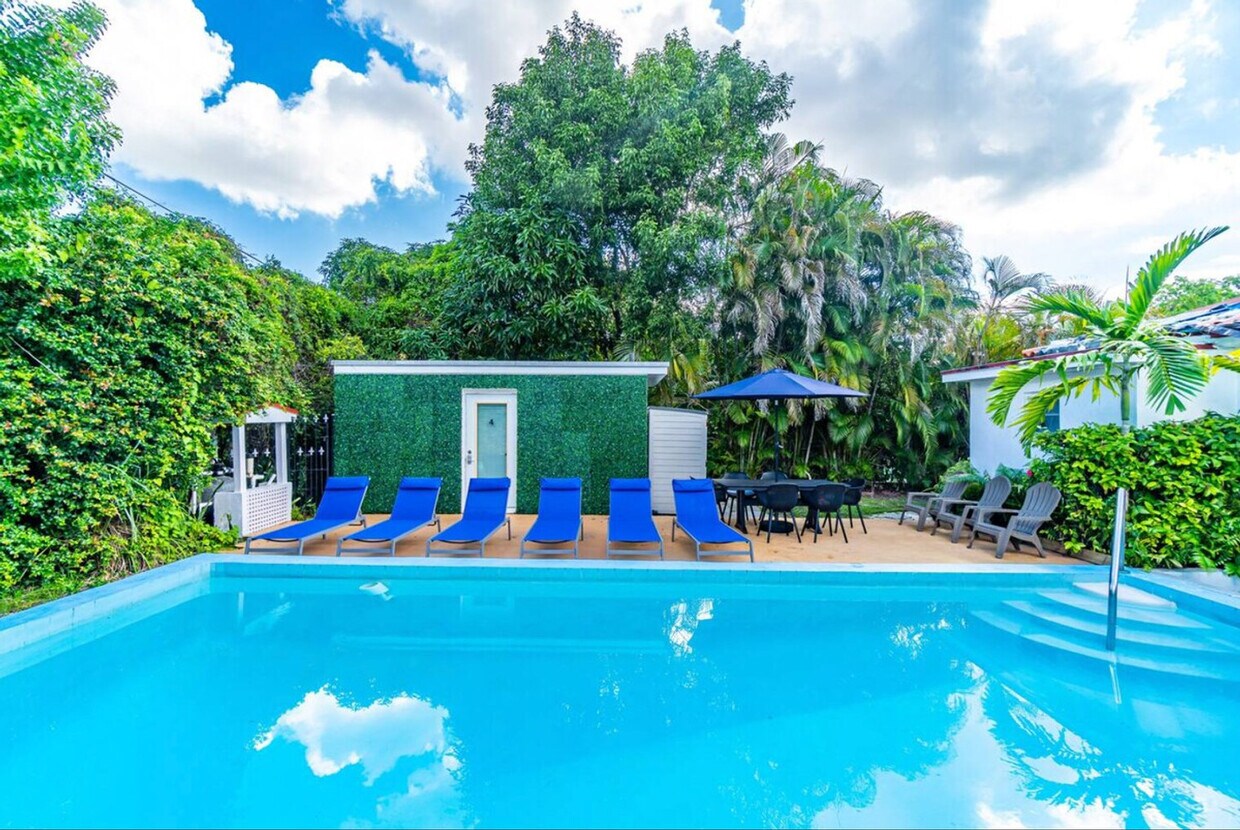 Foto principal - 935 SW 9th St