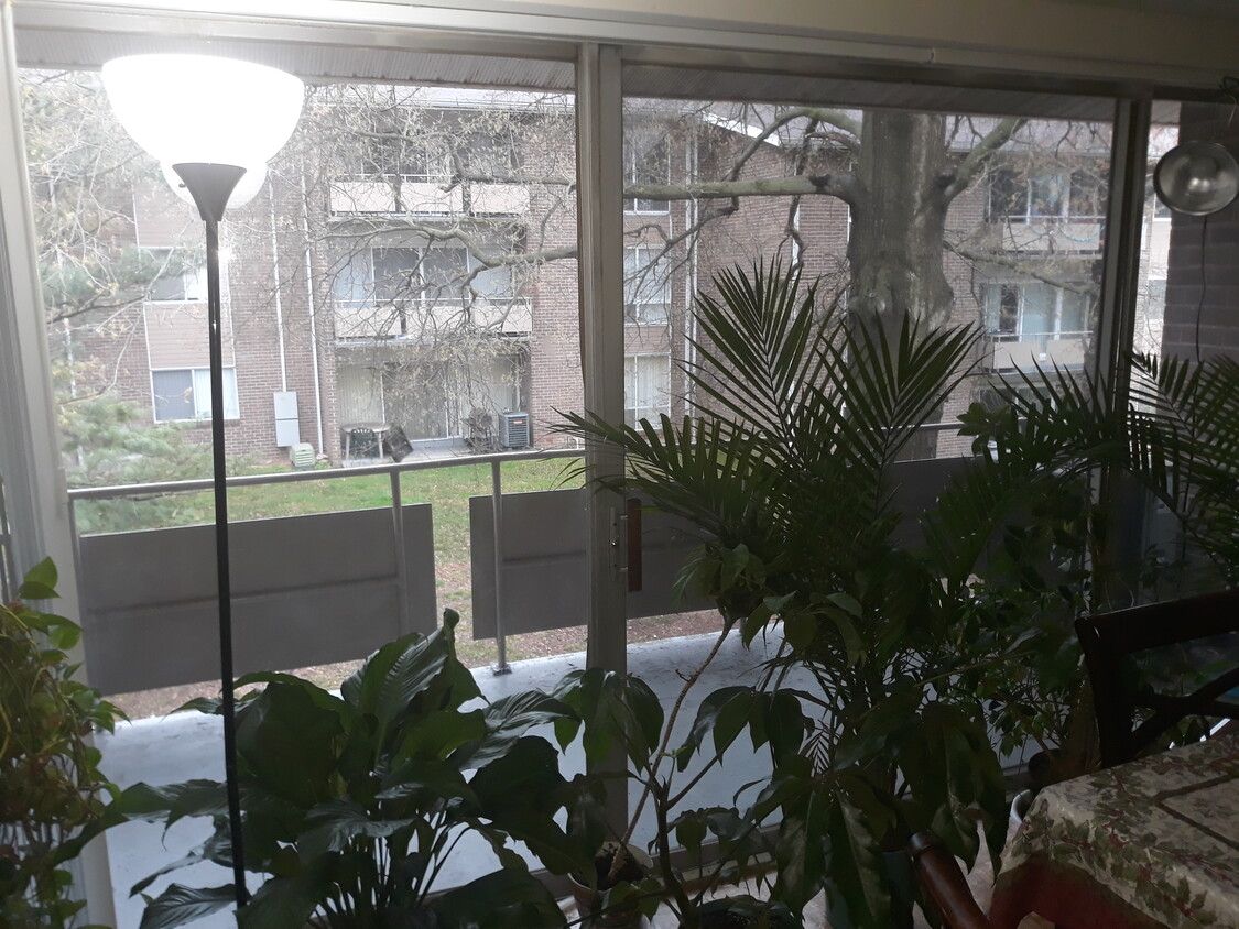 Foto del edificio - 9170 Edmonston Rd