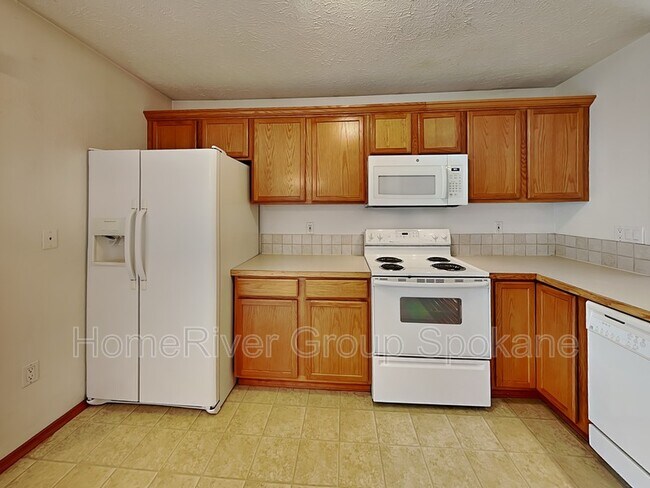 Building Photo - 3127 E 18th Ave