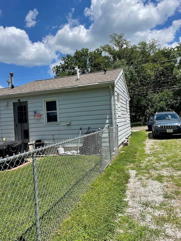 Primary Photo - 634 SE 28th St