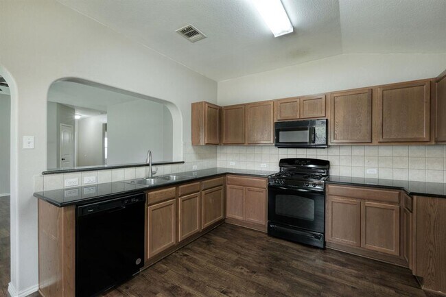 Foto del edificio - 2824 Bluffstone Dr