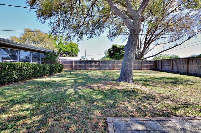 Building Photo - 10994 90th Terrace